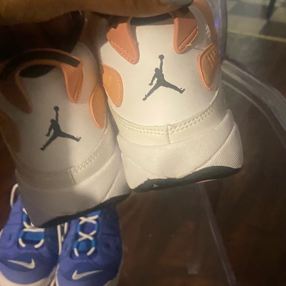 Two pairs of sneakers grade school size 3 - Picture 4 of 5